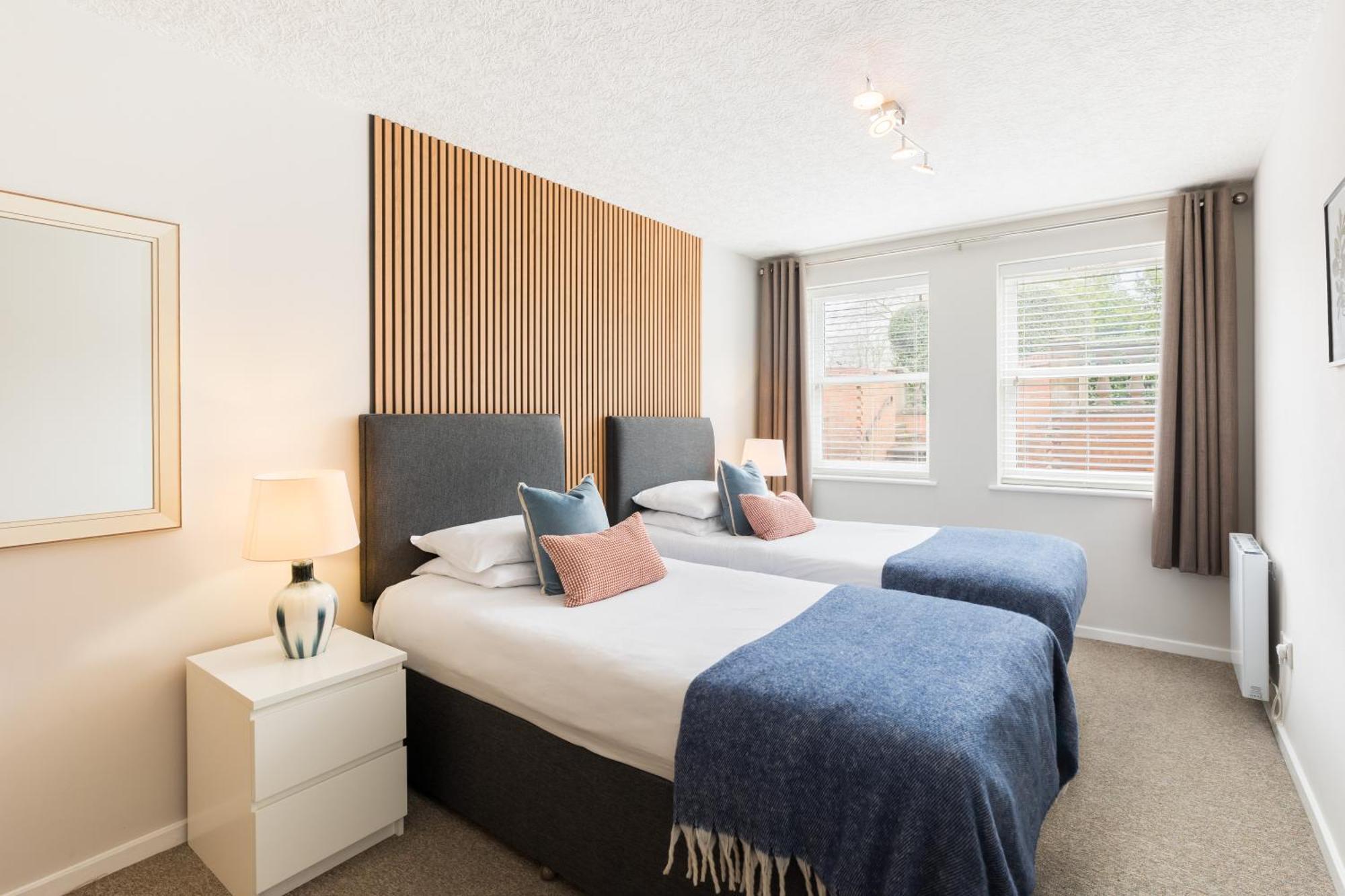Modern 2-Bedroom Apartments With Free Parking In Leamington Spa Kültér fotó