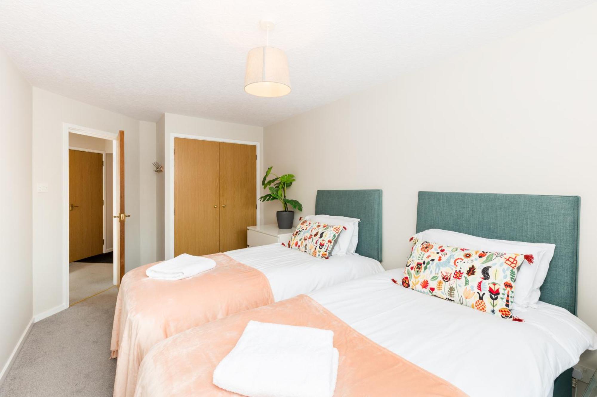 Modern 2-Bedroom Apartments With Free Parking In Leamington Spa Kültér fotó