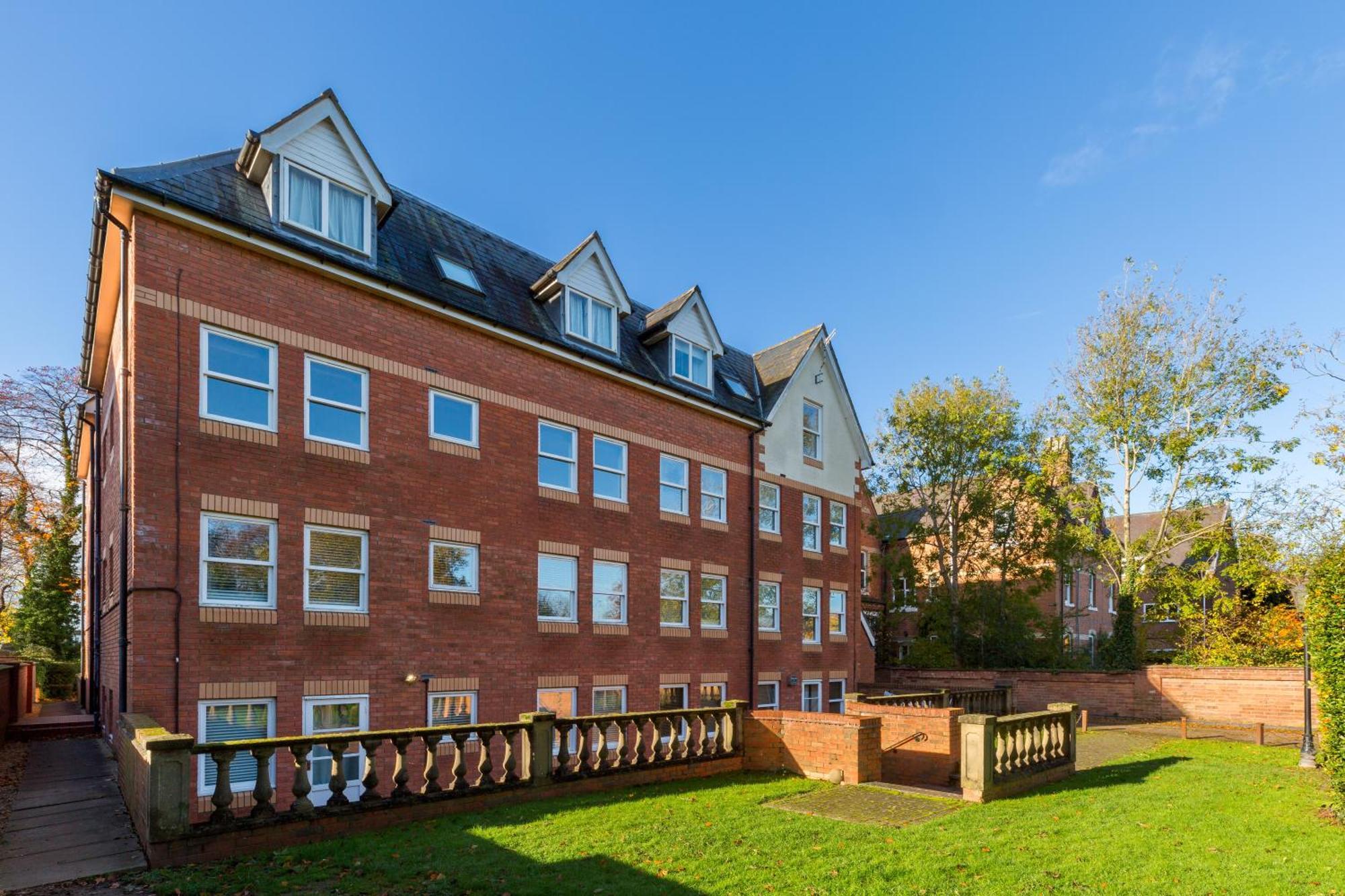 Modern 2-Bedroom Apartments With Free Parking In Leamington Spa Kültér fotó