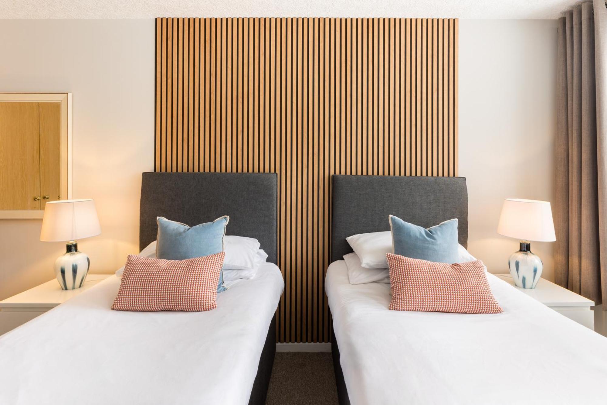 Modern 2-Bedroom Apartments With Free Parking In Leamington Spa Kültér fotó
