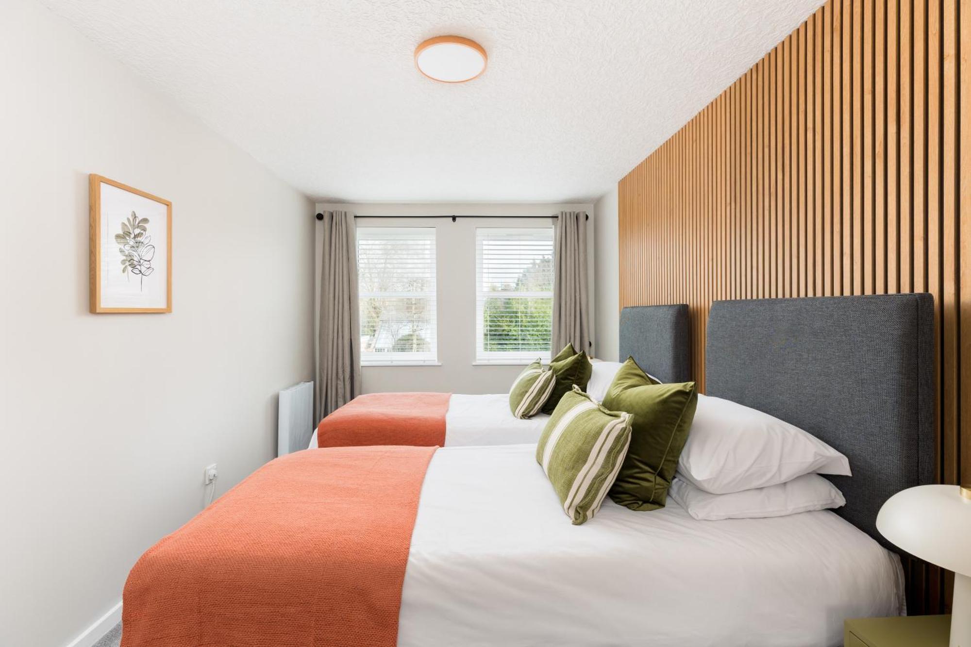 Modern 2-Bedroom Apartments With Free Parking In Leamington Spa Kültér fotó