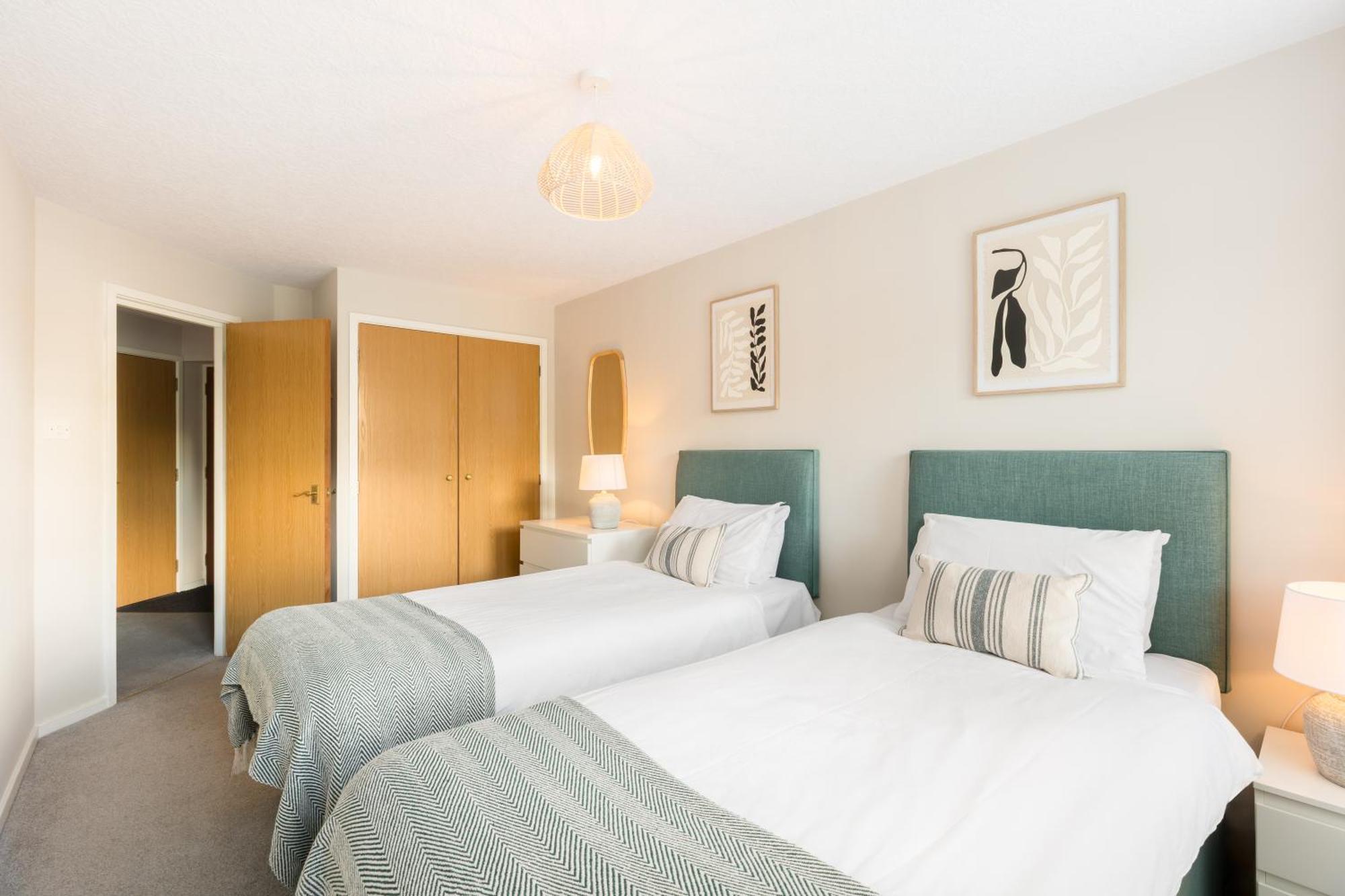 Modern 2-Bedroom Apartments With Free Parking In Leamington Spa Kültér fotó